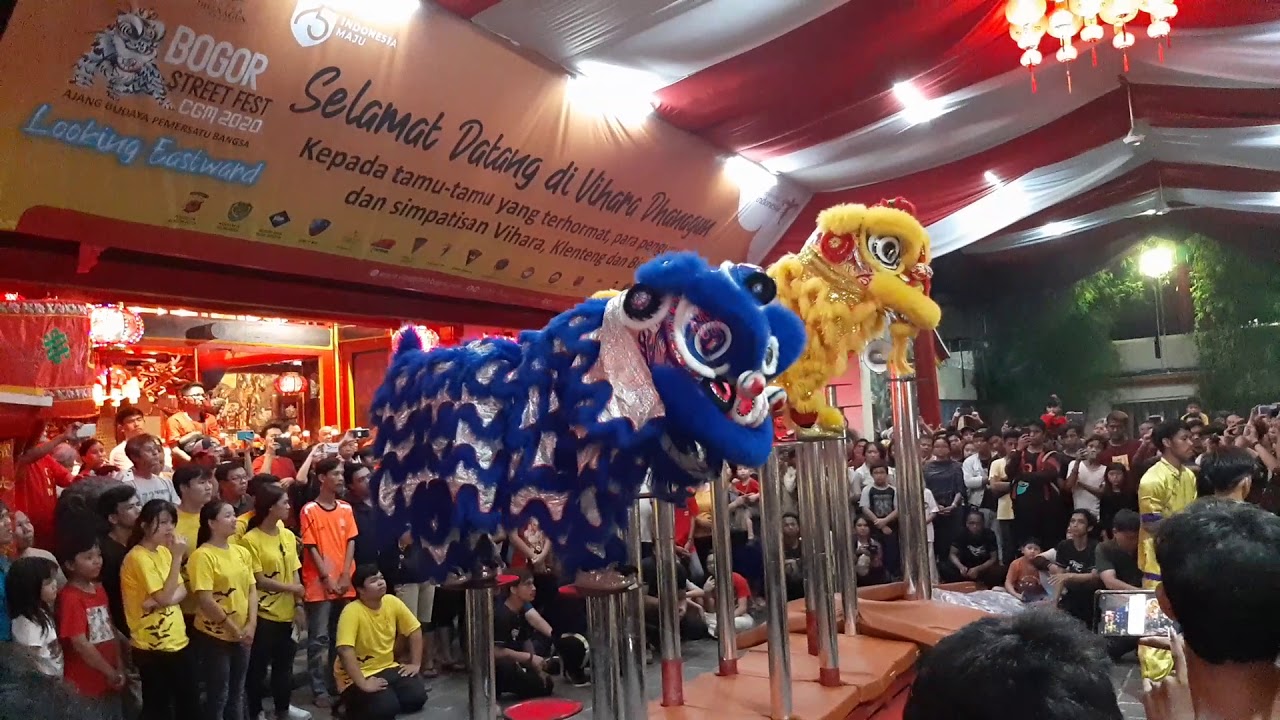 Atraksi Barong sai SenLung