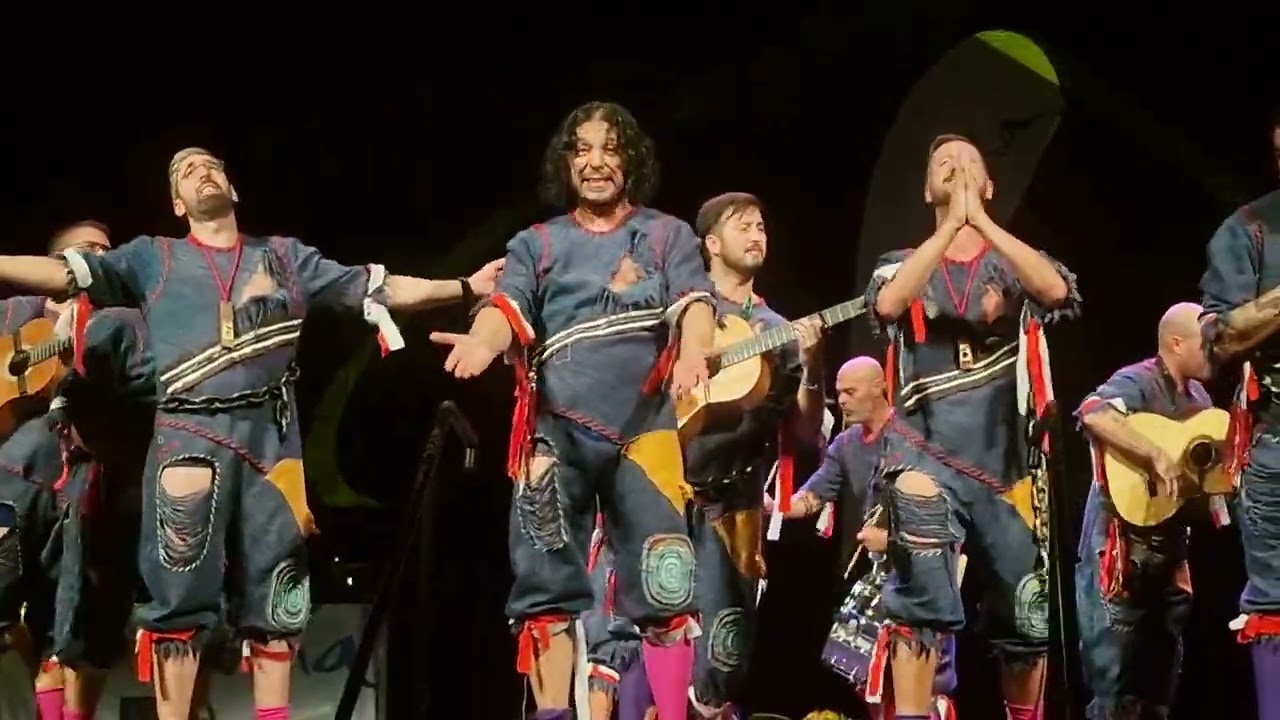 Precioso EL CREDO en el Falla Comparsa Los Esclavos - Gala Lo Mejó de lo Mejón