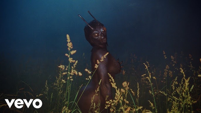 Qizlarning mushuk teshiklarini yoyish videosi