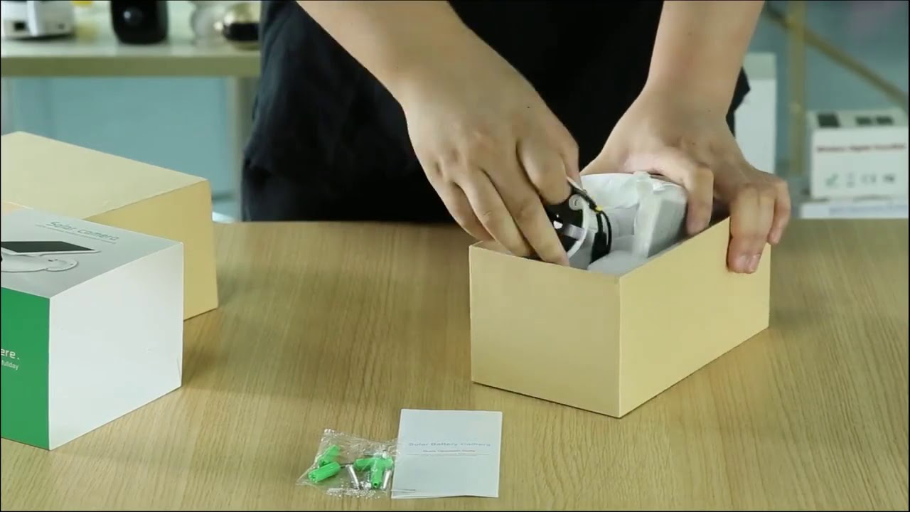 2019 Solar Powered Wifi IP Camera 2.0MP Waterproof Outdoor Security Camera witrh Built-in battery L4