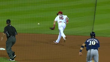 MIL@STL: Wong starts a 4-6-3 double play
