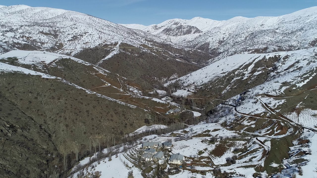 Yolları bozuk köylüler: İki ülke arasında mı kalmışız?