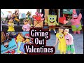 Giving Out Valentine's Day Cards to Characters at Universal Studios Orlando | Happy Valentine's Day