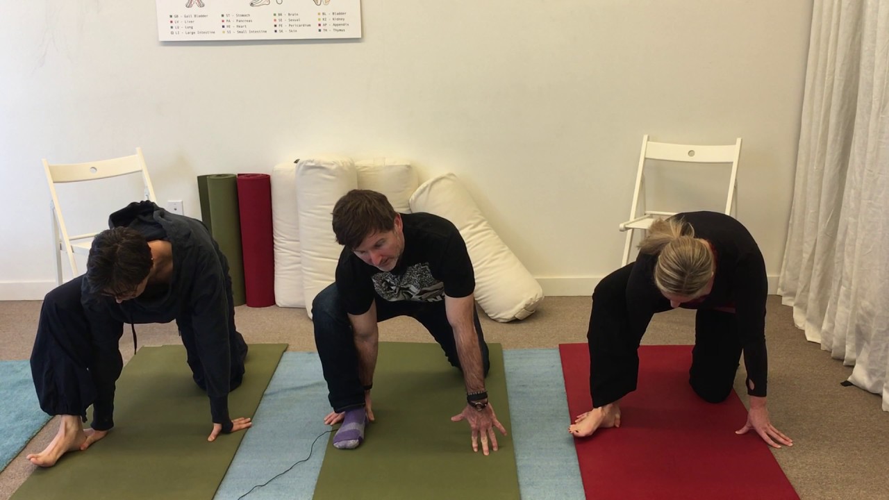 Plantar Fasciitis Stretch! - YouTube