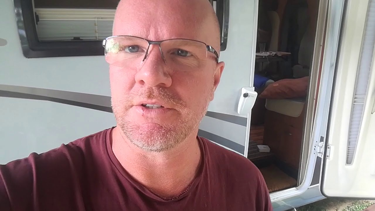 Colour restore on motorhome exterior