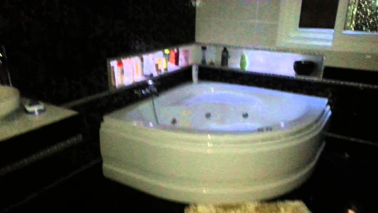 Salle de bain noir le soir youtube