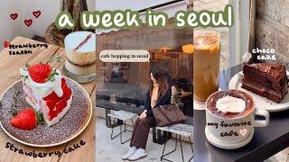seoul vlog  cafe hopping (strawberry cake & french toast), what i eat, hanok village, daily life