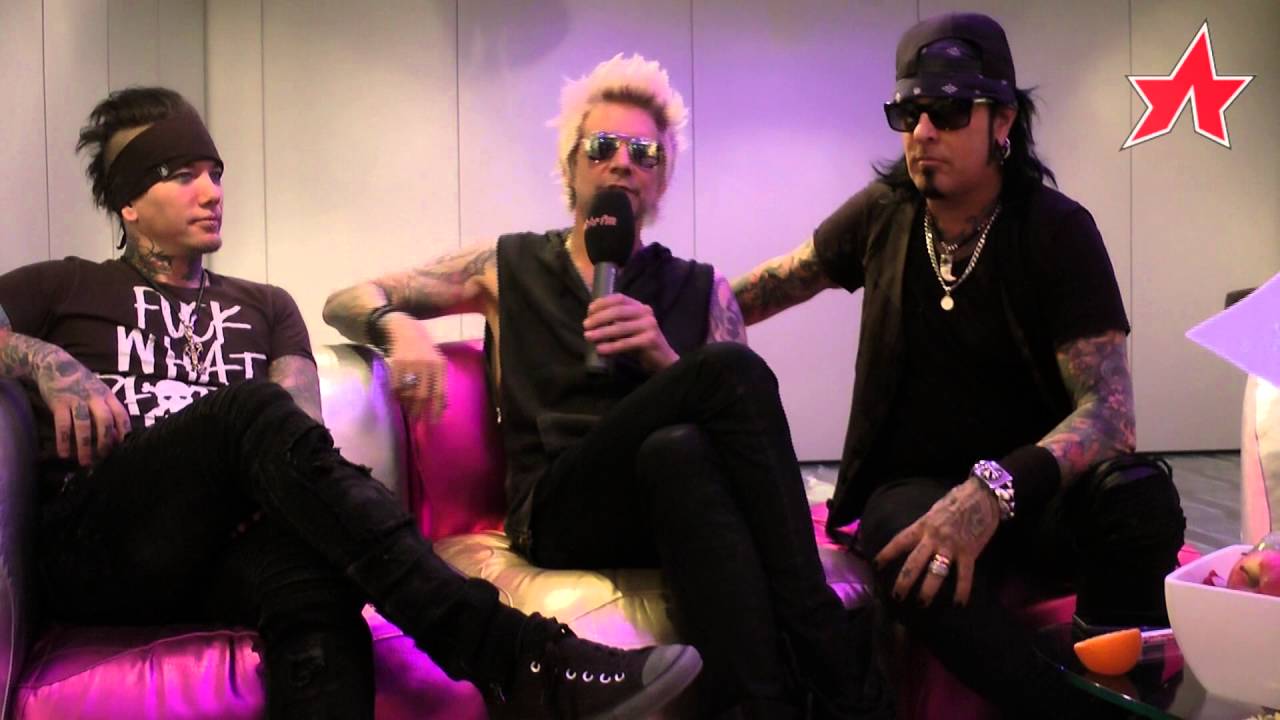 SIXX:A.M.: 'The World Feels Wounded Right Now And Is Need Of Repair' - @Blabbermouth.net