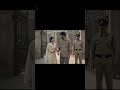 एक बिखरी लड़की को सिक्योरिटी गौड़ नेकलेक्टर का इंटरव्यू नहीं देने दिया