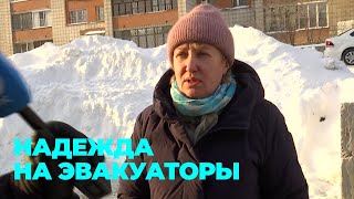 Парковку супермаркета затопило в Новосибирске