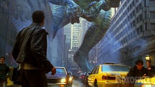 Se aproxima a ti | Godzilla | Clip en Español