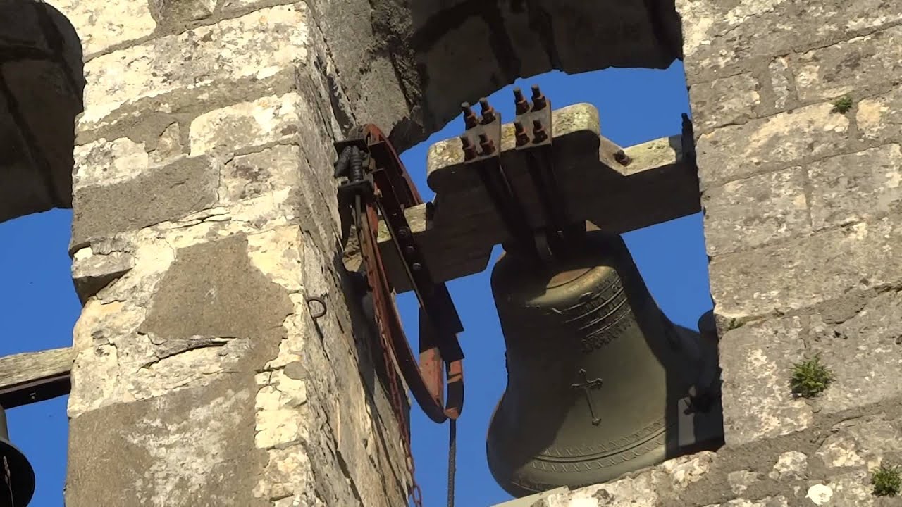 les Adjots-Charente...la cloche sonne