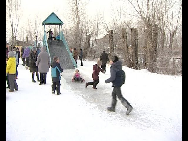 В поселке Металлургов открылся зимний городок