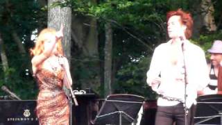 Kylie Minogue &amp; Rufus Wainwright perform The Locomotion at Watermill 2010