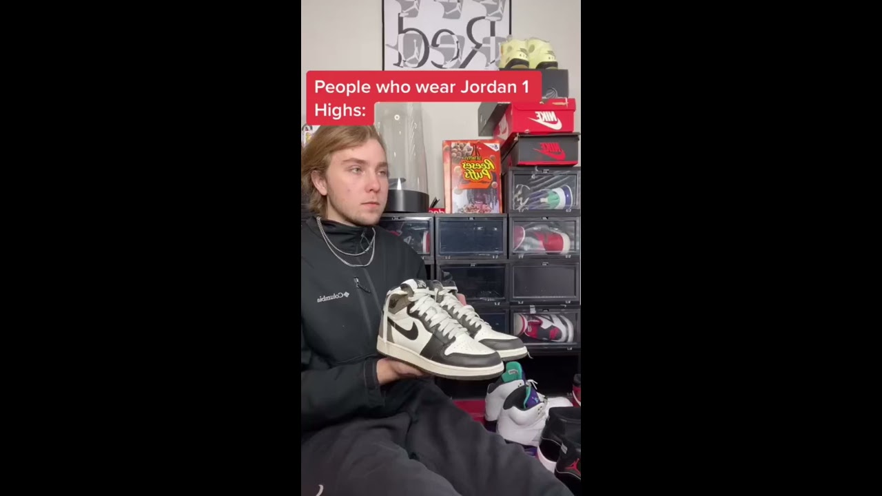 People Who Wear Jordan 1 Mids Be Like 