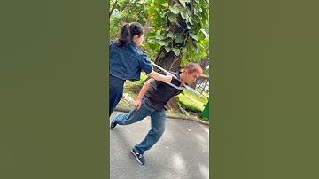 SOS cô ấy cần sự giúp đỡ #respect #action #help #hero