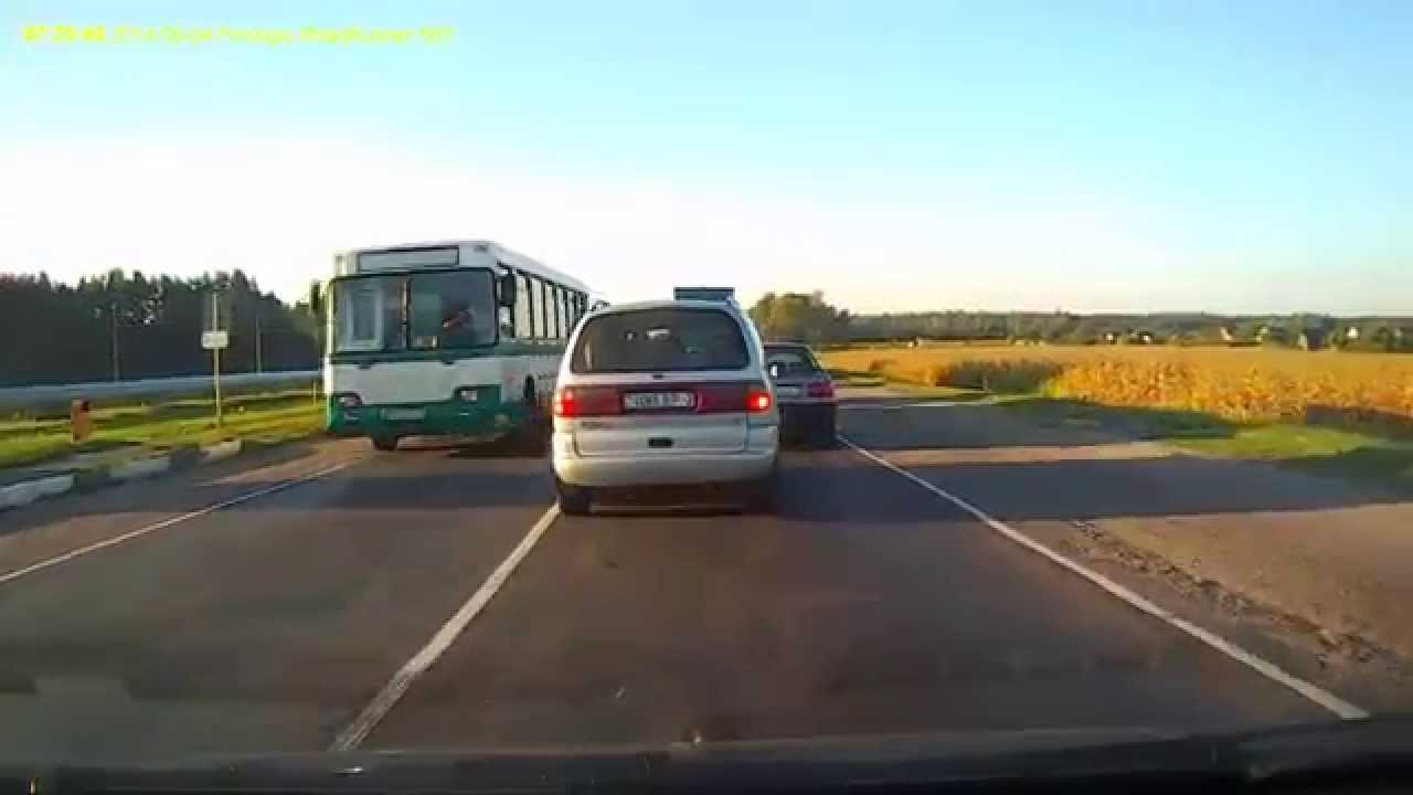 Удар сзади , на встречку . - YouTube