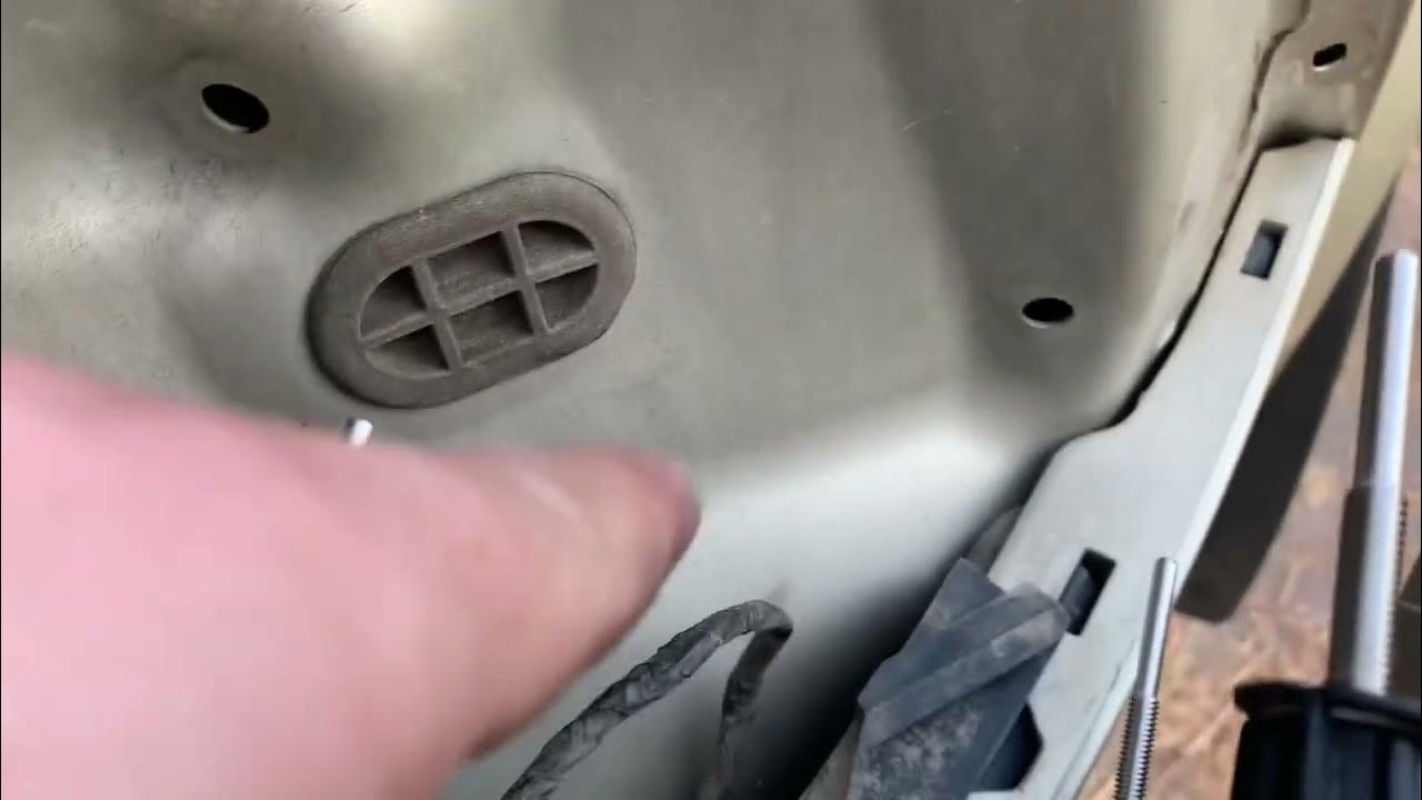 Vehicle Tutorial Ve Commodore Tail Light Bulb Replacement YouTube