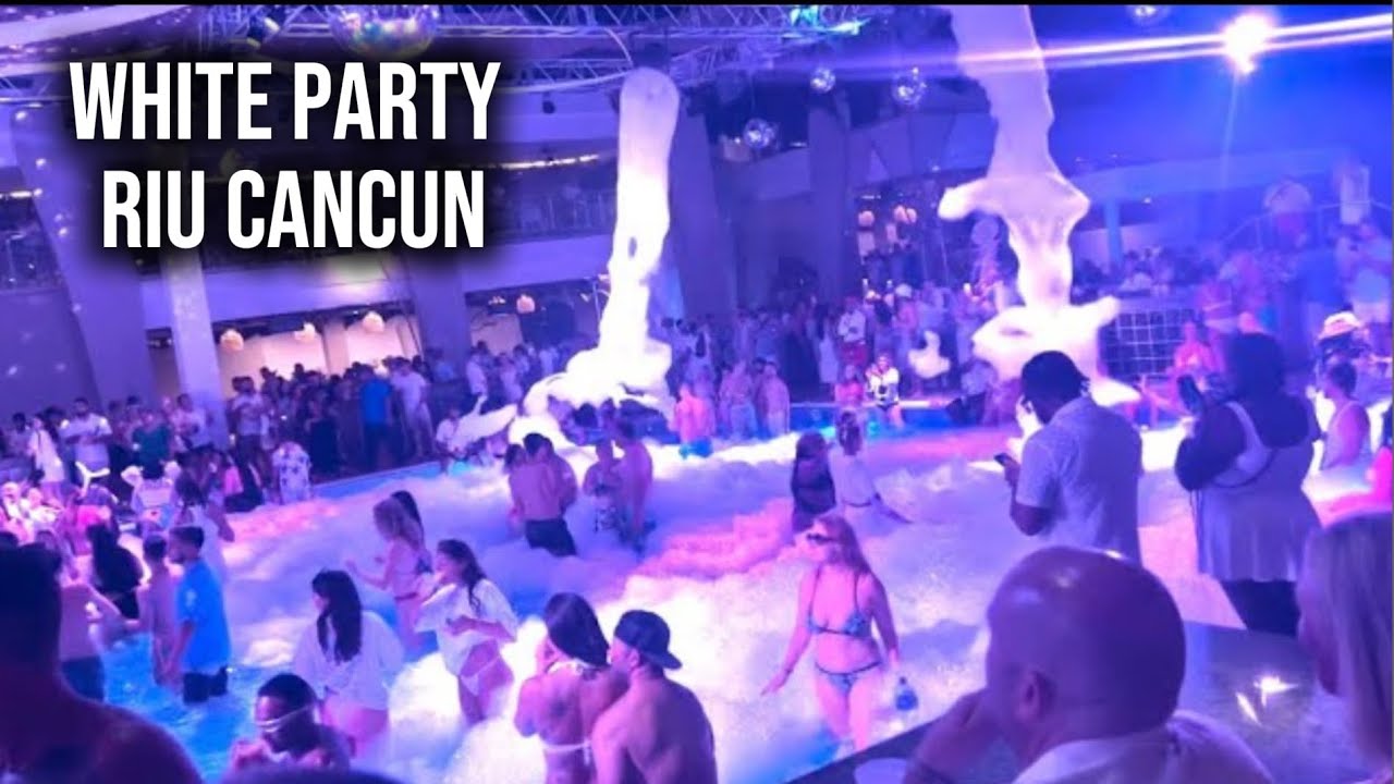 White Party Madness at RIU Cancun 🌊🎉 | Nightlife Vibes