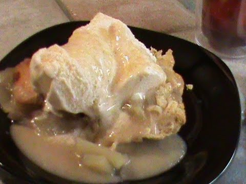 Apple Pie With Vanilla Sauce