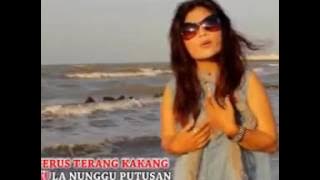 NUNGGU PUTUSAN - SUSY AYUTI (Vclip Asli)