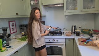 VLOG: Другая женщина на кухне