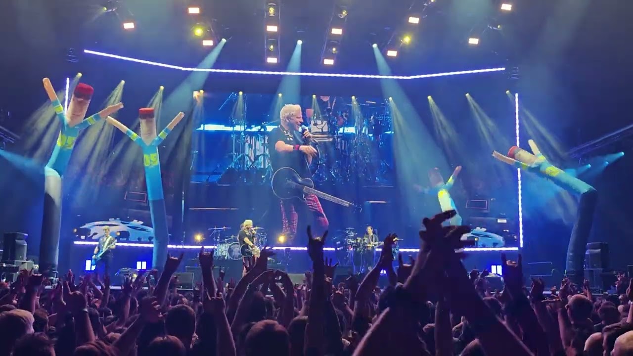 The Offspring - Pretty fly for a white guy, Supercharged tour, Kaunas, Lithuania, 2025.10.04