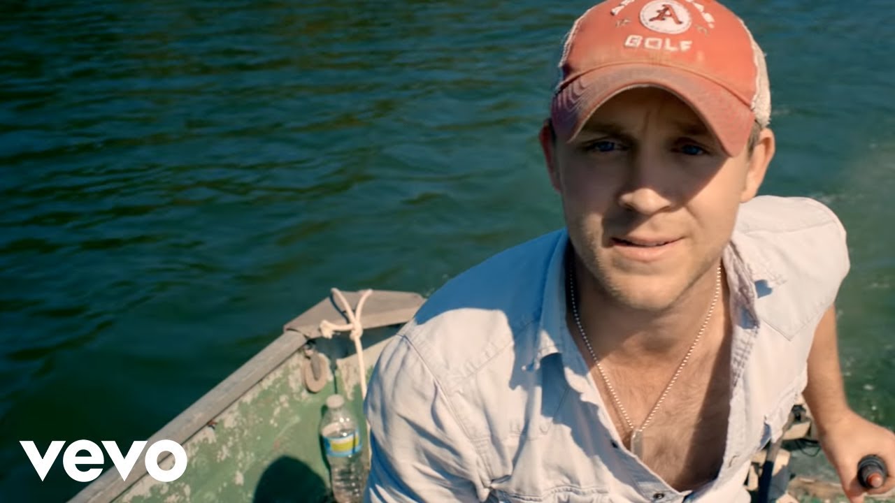 Justin Moore - Bait A Hook (Official VIdeo)