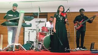 Miniatura del video "കണ്ണാടി കൂടും കൂട്ടി | kannadi koodum kootti | aparna babu | violin performance | percussionists"