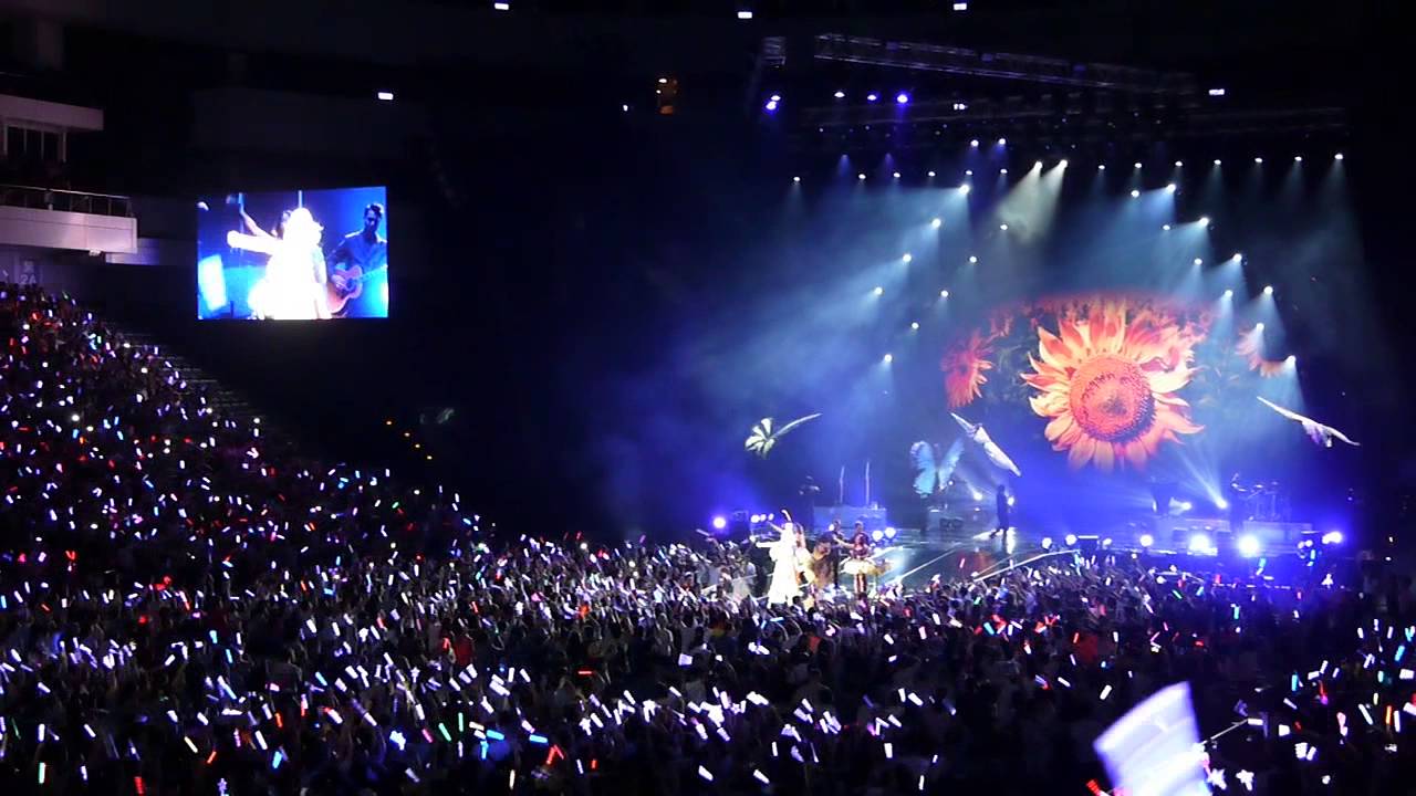 Unconditionally Katy Perry 披國旗 Prismatic World Tour Live Taiwan 台北小巨蛋 Apr 28 15 Youtube