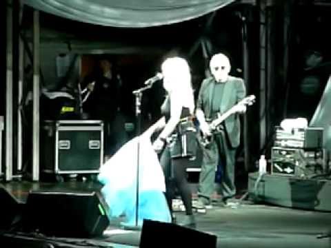 Blondie - "Heart Of Glass" live, Kings Park, Perth 25/11/2010