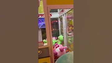 Thumbnail of MESIN EXTREME BIG WIN ERROR!!! MAIN CLAW MACHINE DAPAT BONEKA JUMBO #shorts #capitboneka