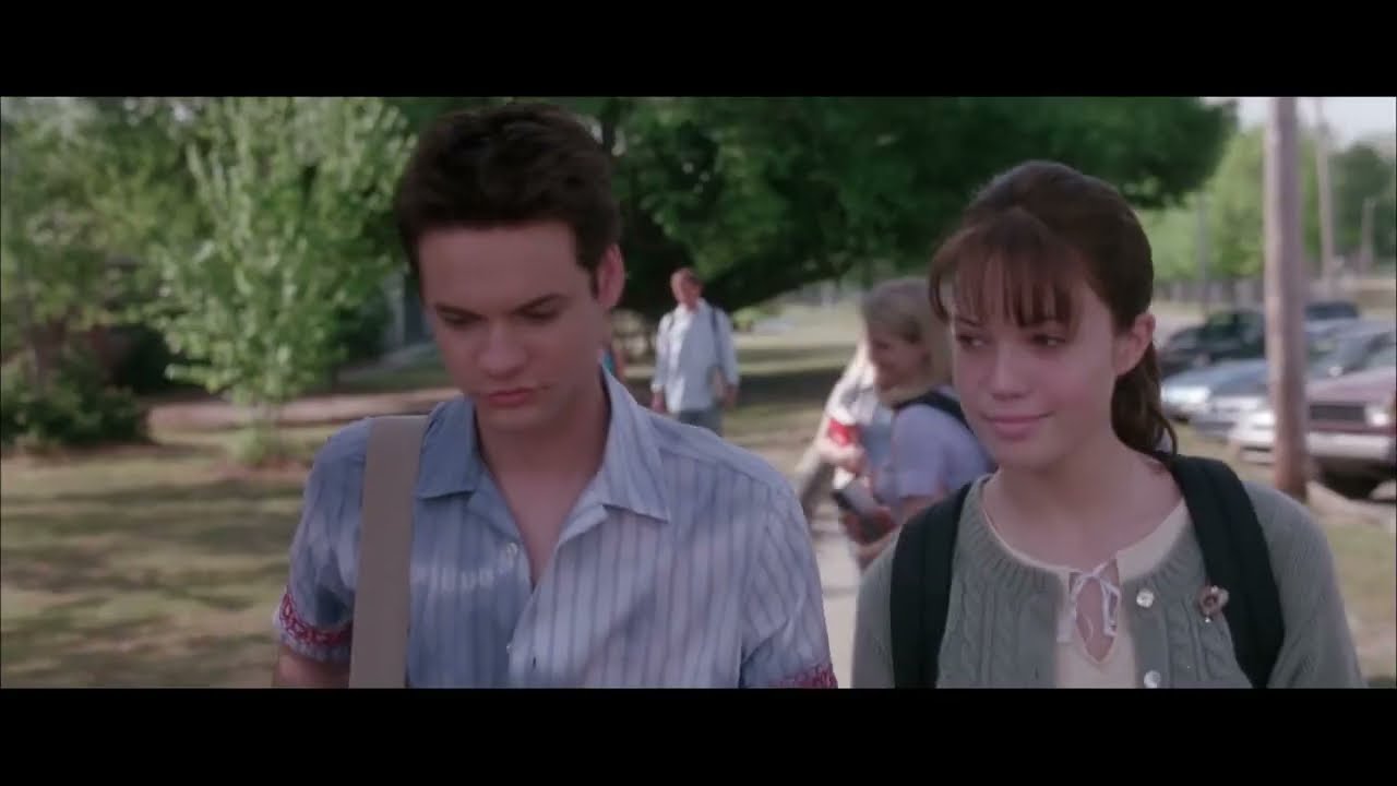 A Walk to Remember (2002) - Landon and Jamie are a couple