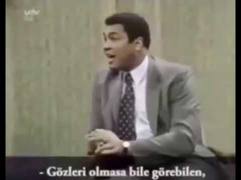 Muhammed Ali’ye Sunucu sorar. Bir koruman var mı ? MUHAMMED ALİ  “Beni koruyan Allah “