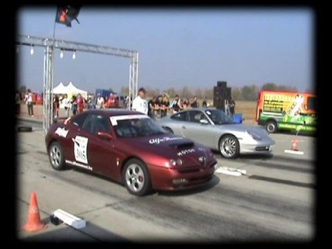 Alfa Romeo GTV 3.0 V6 Vs. Porsche 996 Carrera S Drag Race