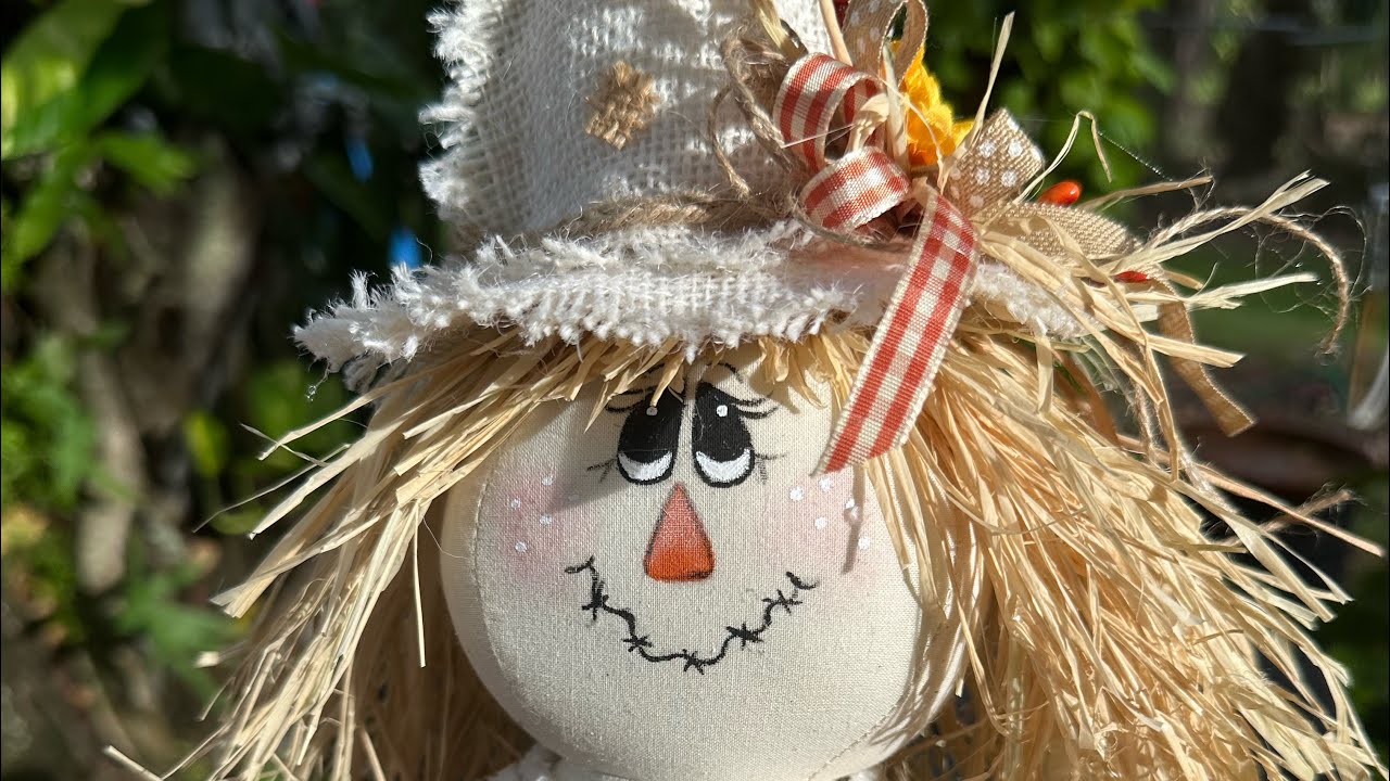 Scarecrow Autumn Decor! 🌻🍂🍁🍂🌻