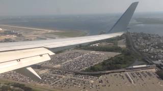 American Airlines Boeing 737-800 landing at JFK Airport