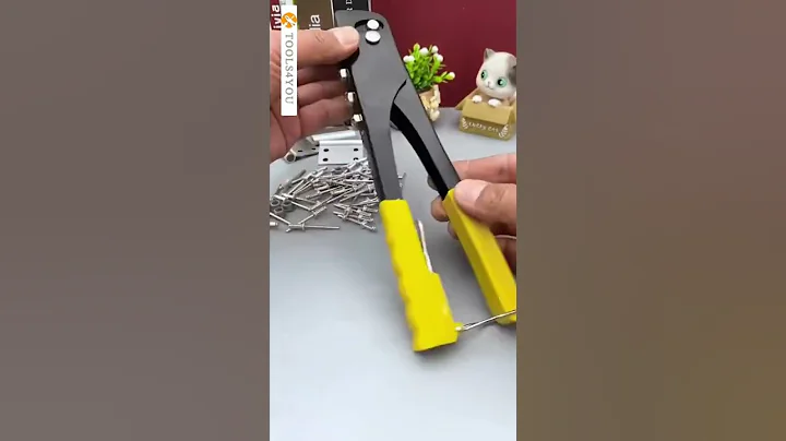 Handy and practical rivet gun