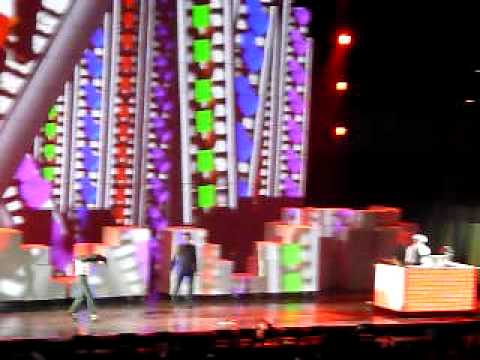 Pet Shop Boys - Suburbia (Live in Thessaloniki, Greece, 21 Nov.'09) - "Pandemonium" Tour.