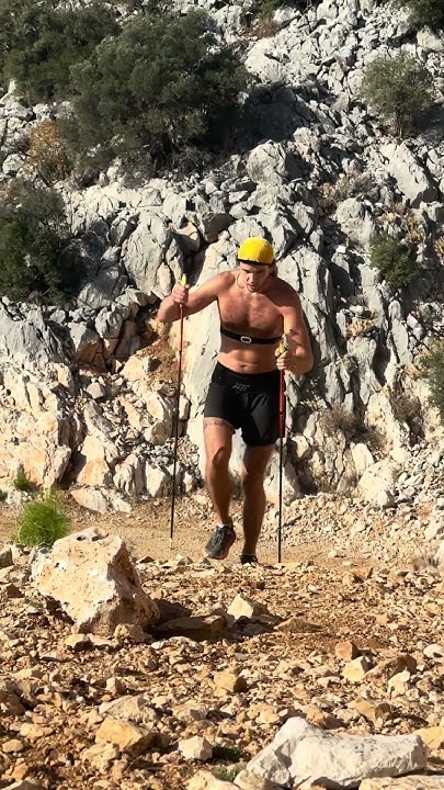 Тренирую бег в гору⛰️ #бег #горы #trailrunning - YouTube