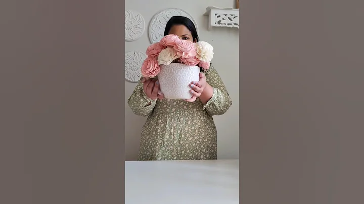 Shop florets.co for pretty Sola flowers with free shipping over INR 499 and 15% off over 2K 💖