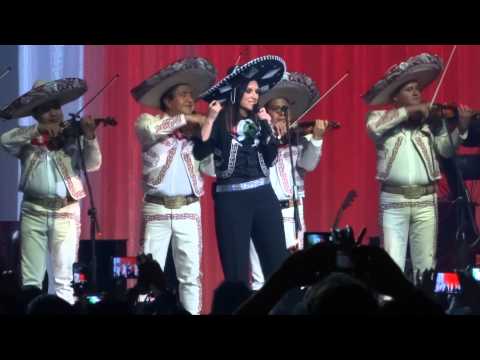 Laura Pausini - Cielito lindo - Arena Ciudad de México (28 02 14)