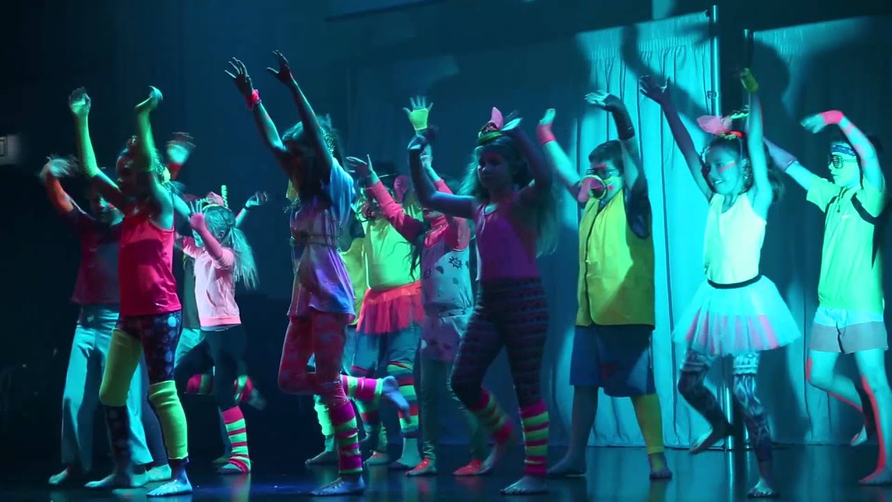 Avenue Junior School "Out of Space" SSP Star Jam Dance Show (Feb 2016) YouTube