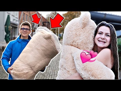 Overrasker Min KÆRESTE Med KÆMPE BAMSE! ❤️