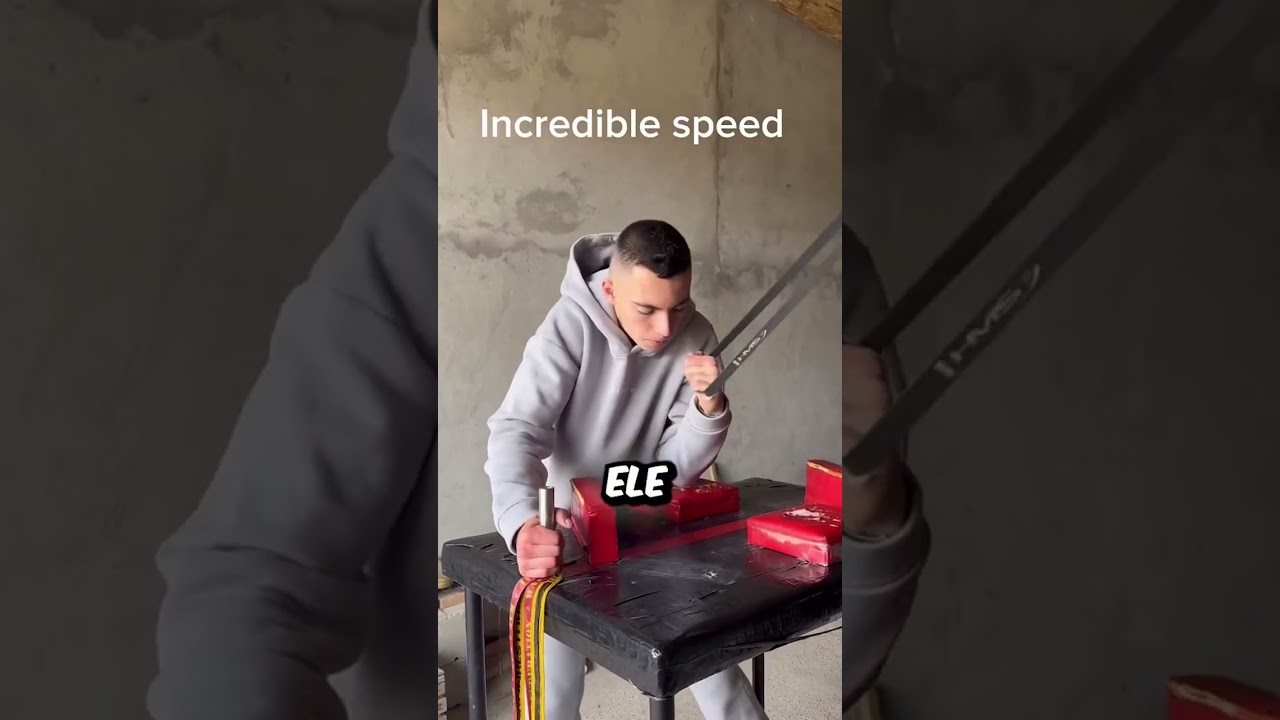 Esse é o garoto mais rápido no braço de ferro do mundo! 😱