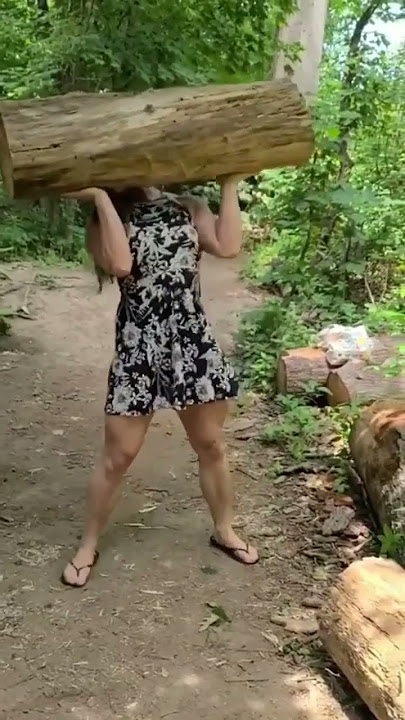 OMG 😱 Giantess Female BODYBUILDER IN BEAST MODE 😤 Cute Muscle Girl 🔥IFBB #fbb #shorts #gym