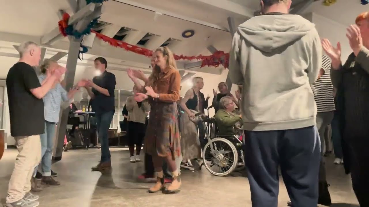 Wings on Strings: Inklusiver Barndance der Lebenshilfe Soltau