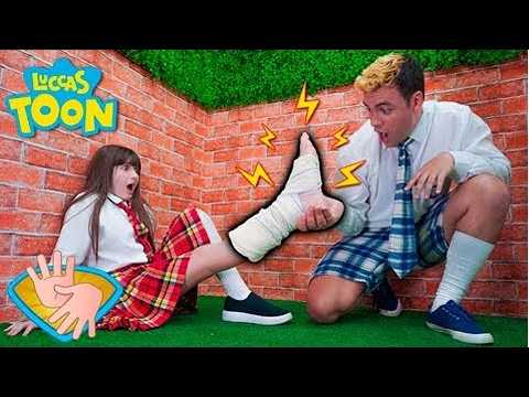 👋🏻 LIBRAS 👋🏾 A HISTÓRIA DO MACHUCADO DA GIOVANNA | LUCCAS TOON