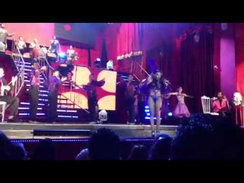 Niurka Marcos le canta a Andres García en Perfume de Gardenia.