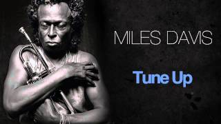 Miniatura del video "Miles Davis - Tune Up"